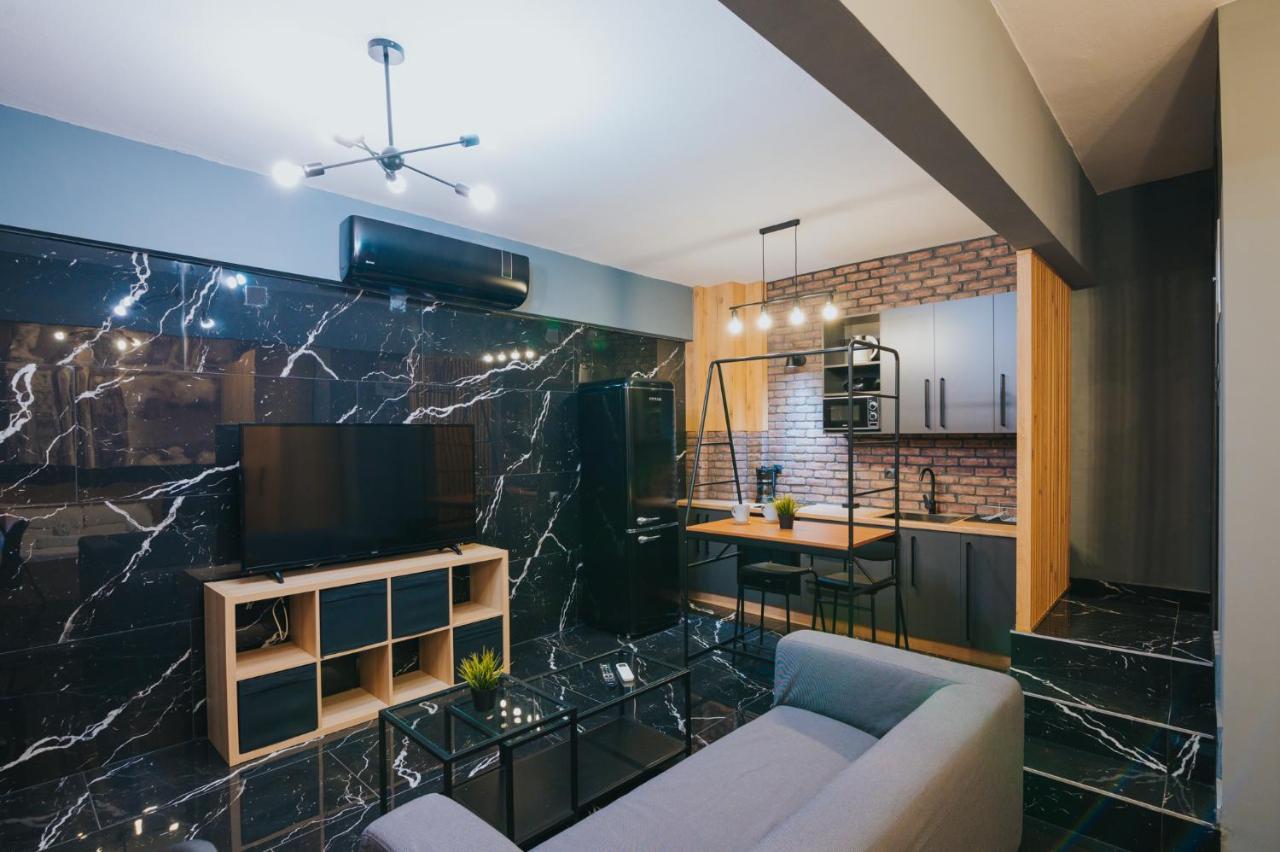 New Modern Ground Floor Apartment By The Sea テッサロニキ エクステリア 写真