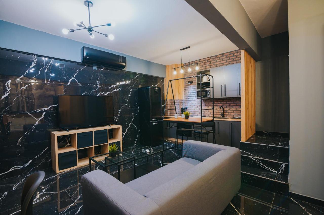 New Modern Ground Floor Apartment By The Sea テッサロニキ エクステリア 写真