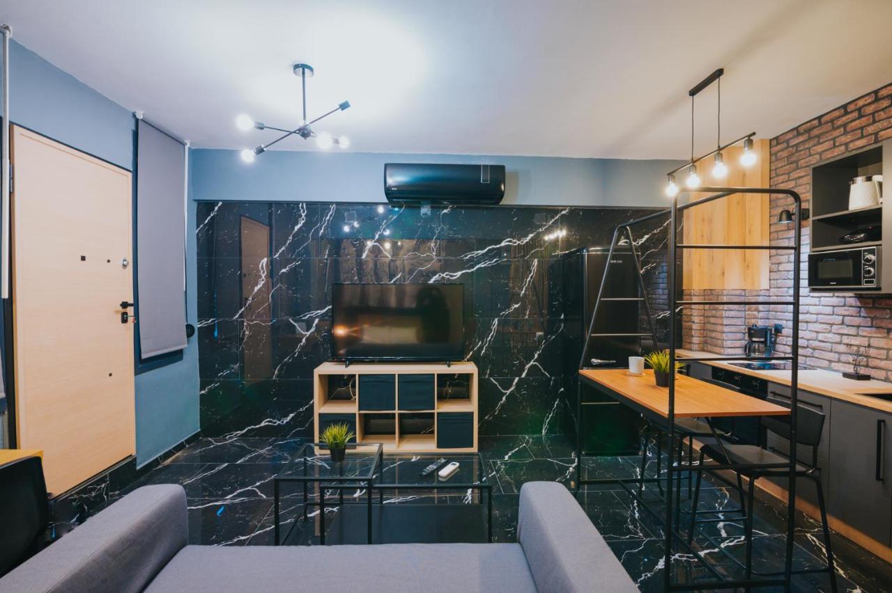 New Modern Ground Floor Apartment By The Sea テッサロニキ エクステリア 写真